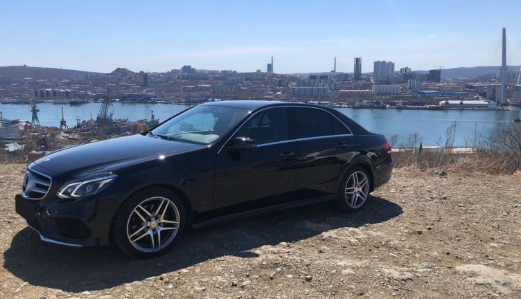 Mercedes-Benz E200