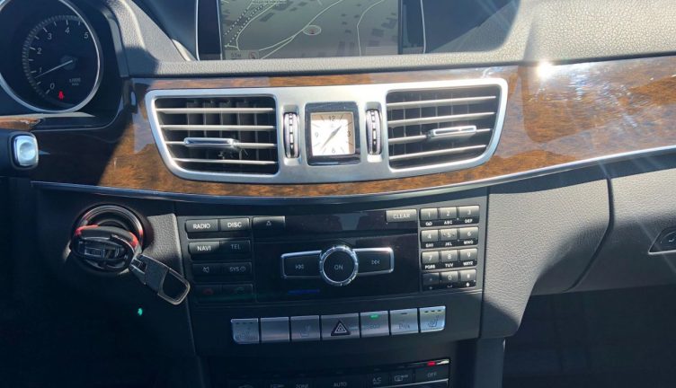 Mercedes-Benz E200