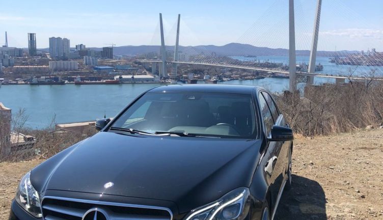 Mercedes-Benz E200
