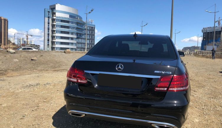 Mercedes-Benz E200
