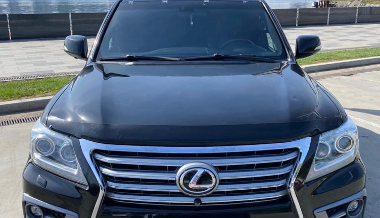 Lexus LX570