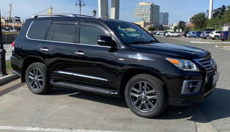 Lexus LX570