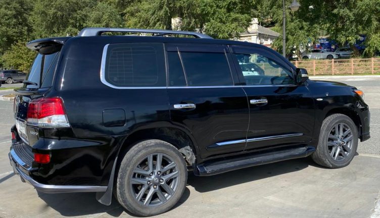 Lexus LX570
